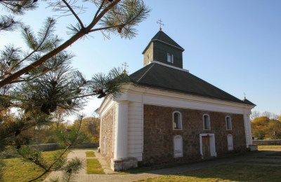 Троицкая церковь в деревне Большая Своротва