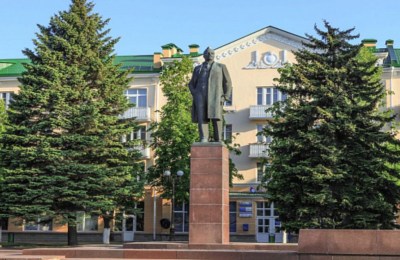 Памятник Ленину на площади в г. Барановичи