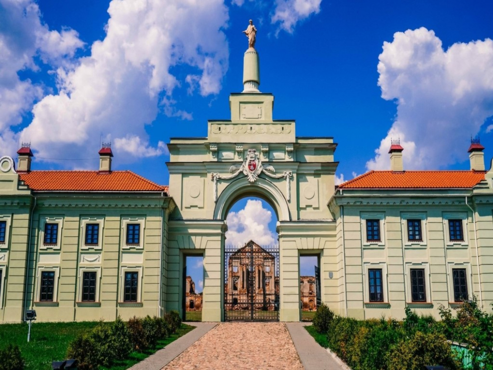 1671810526 idei club p dvorets ruzhani dizain krasivo 41