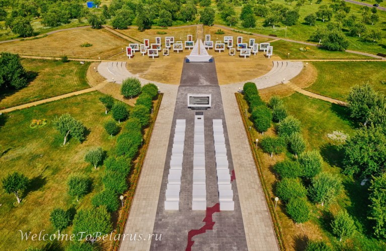 Мемориальный комплекс на месте концлагеря в д. Красный Берег