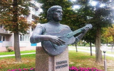 Памятник В. Высоцкому в г. Новогрудок